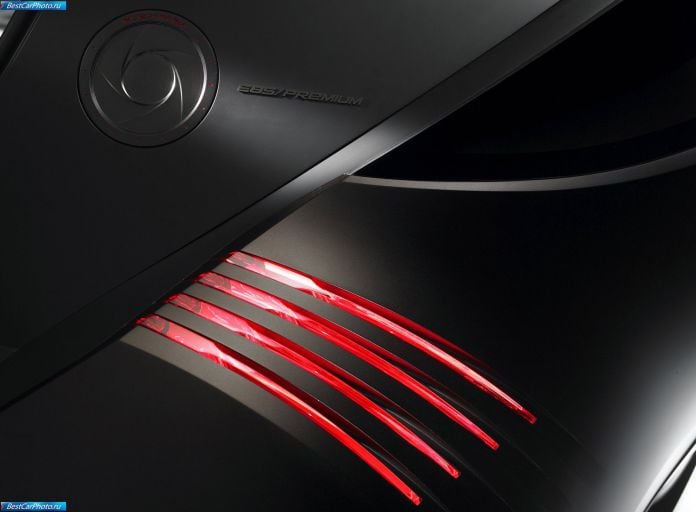 2007 Mazda Ryuga Concept - фотография 26 из 34