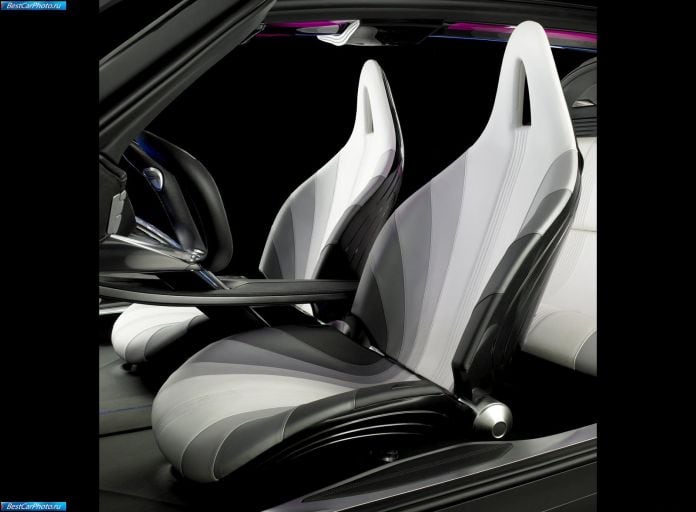 2007 Mazda Ryuga Concept - фотография 28 из 34