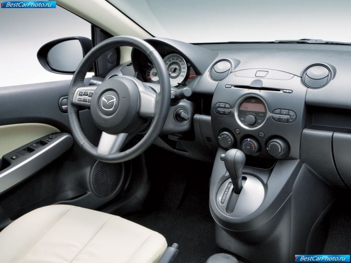 2008 Mazda 2 Sedan - фотография 8 из 13
