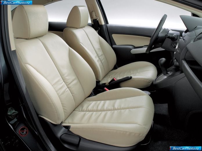 2008 Mazda 2 Sedan - фотография 9 из 13