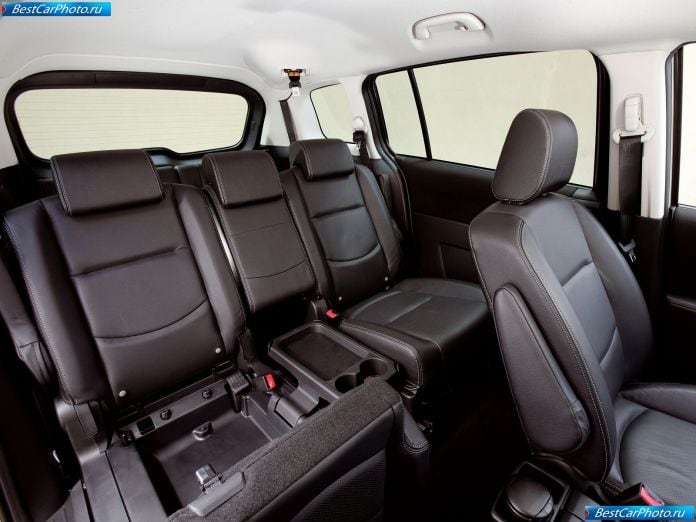 2008 Mazda 5 - фотография 46 из 81