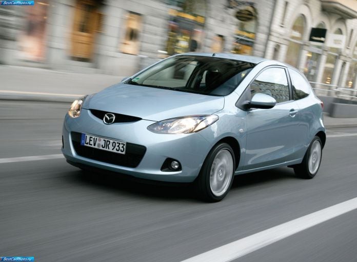 2009 Mazda 2 3-door - фотография 9 из 85