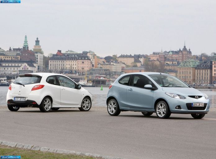 2009 Mazda 2 3-door - фотография 18 из 85