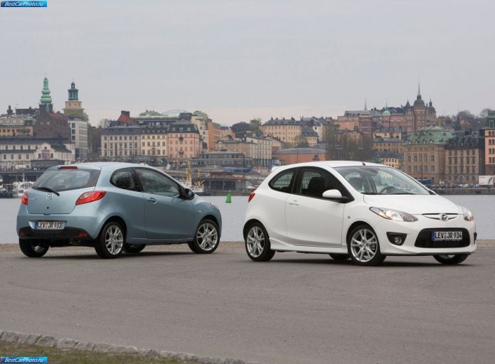 2009 Mazda 2 3-door - фотография 19 из 85