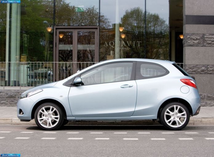 2009 Mazda 2 3-door - фотография 25 из 85