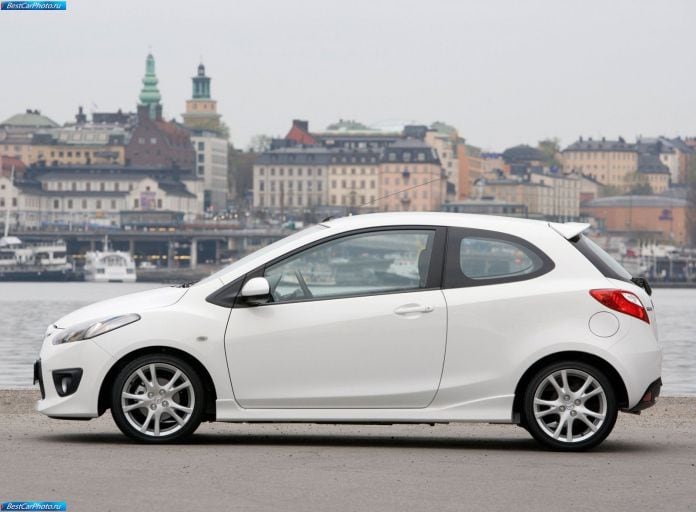 2009 Mazda 2 3-door - фотография 28 из 85