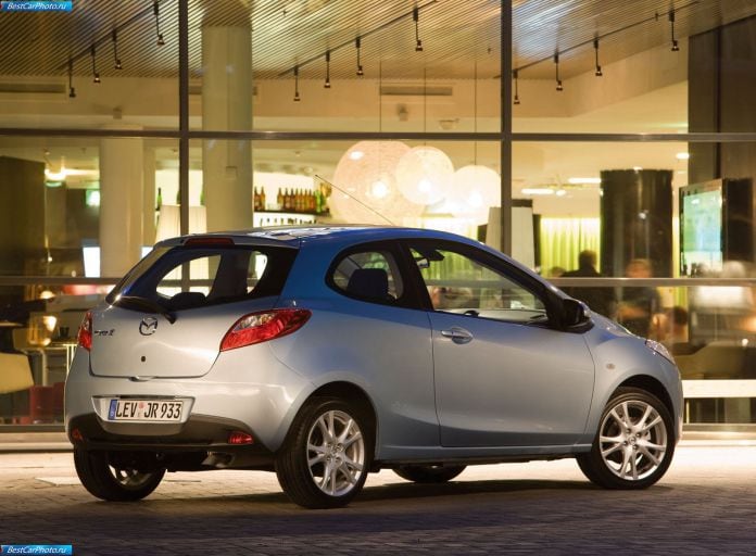 2009 Mazda 2 3-door - фотография 37 из 85