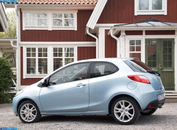 2009 Mazda 2 3-door - фотография 40 из 85