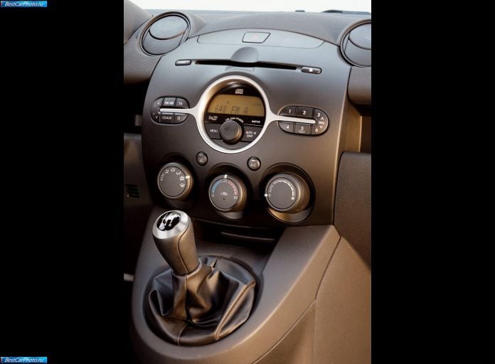 2009 Mazda 2 3-door - фотография 81 из 85