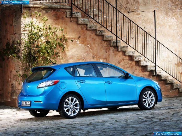 2010 Mazda 3 - фотография 37 из 111