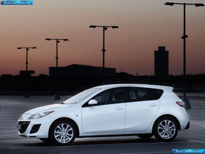 2010 Mazda 3 I-stop - фотография 1 из 49