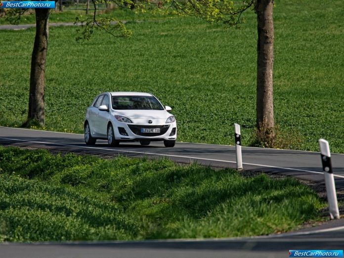 2010 Mazda 3 I-stop - фотография 18 из 49