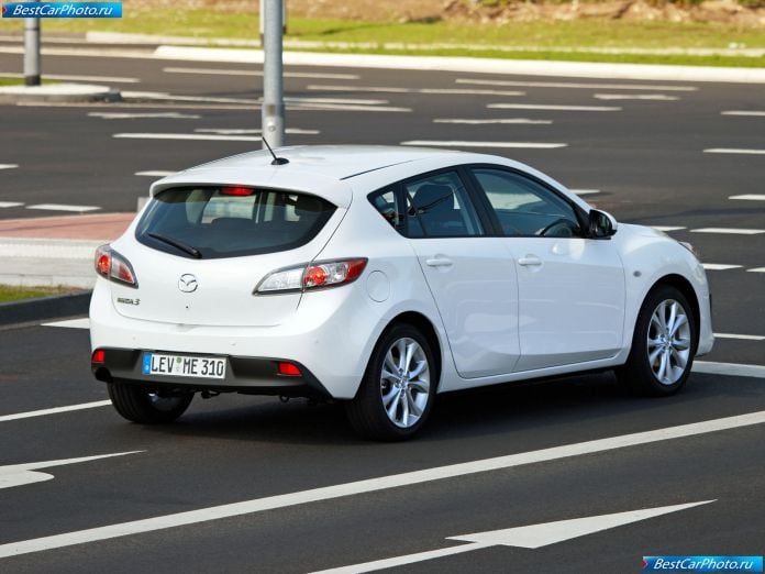 2010 Mazda 3 I-stop - фотография 28 из 49