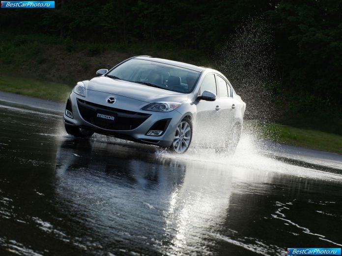 2010 Mazda 3 Sedan - фотография 15 из 101