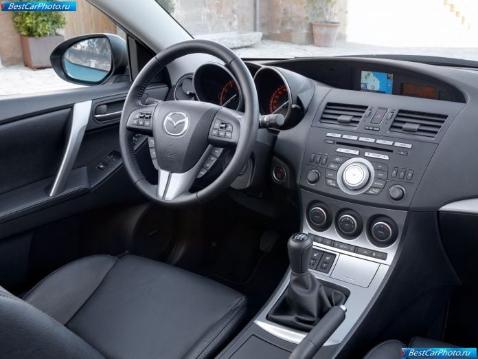 2010 Mazda 3 Sedan - фотография 62 из 101