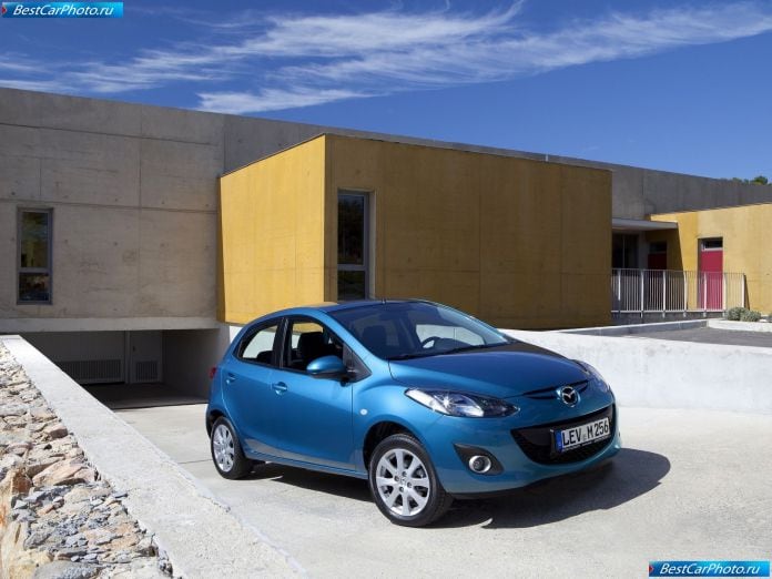 2011 Mazda 2 - фотография 16 из 142