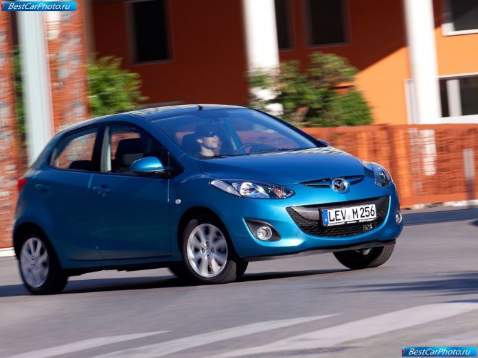2011 Mazda 2 - фотография 26 из 142