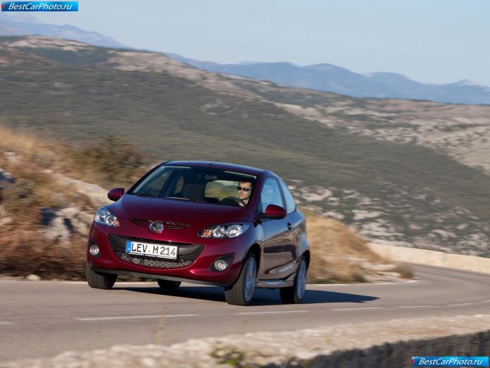 2011 Mazda 2 - фотография 32 из 142