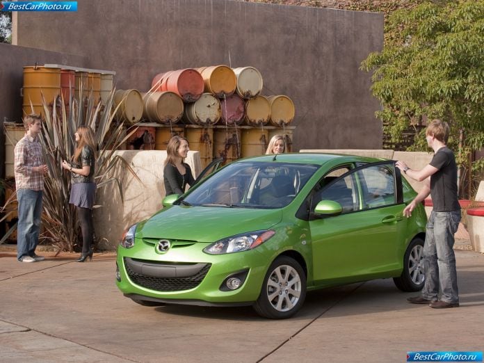 2011 Mazda 2 - фотография 34 из 142