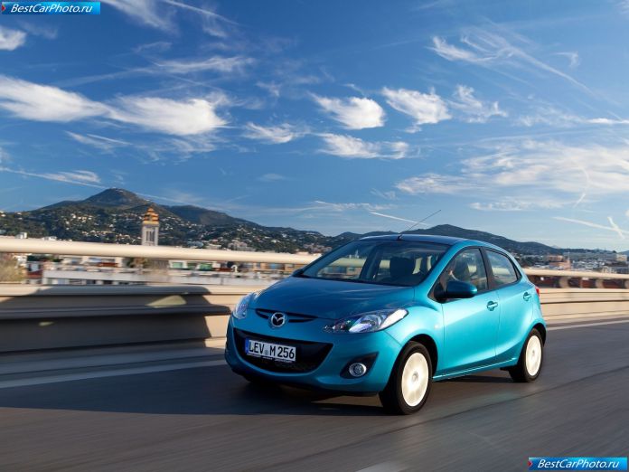 2011 Mazda 2 - фотография 38 из 142