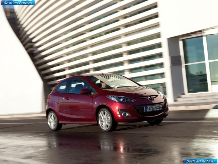 2011 Mazda 2 - фотография 42 из 142