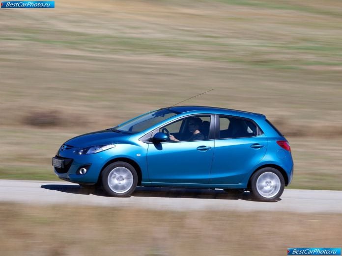 2011 Mazda 2 - фотография 46 из 142