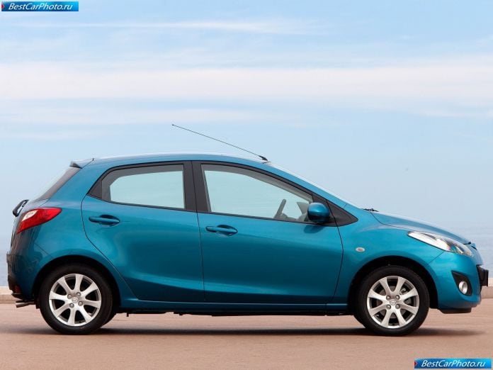 2011 Mazda 2 - фотография 50 из 142