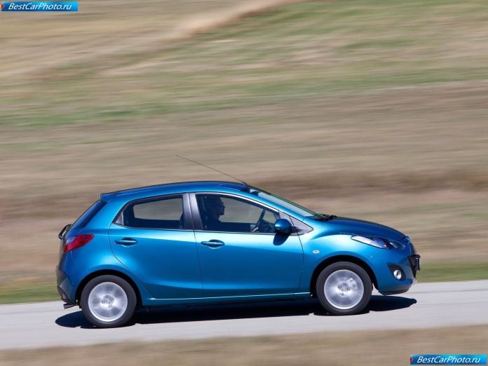 2011 Mazda 2 - фотография 52 из 142