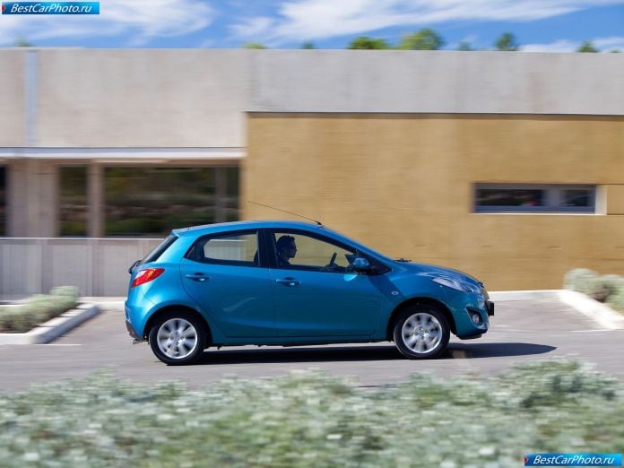 2011 Mazda 2 - фотография 55 из 142