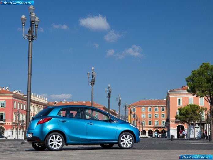2011 Mazda 2 - фотография 63 из 142