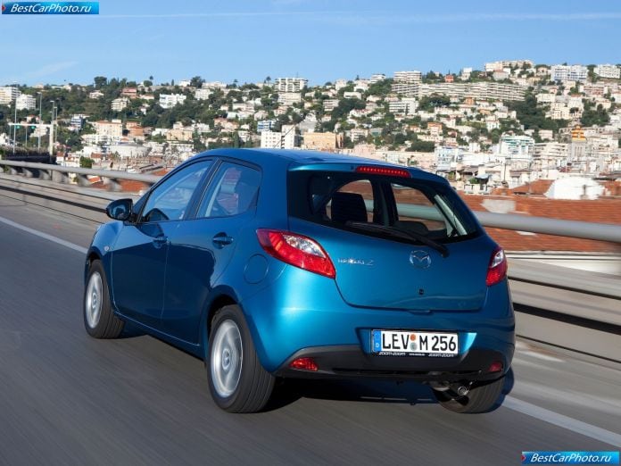 2011 Mazda 2 - фотография 65 из 142