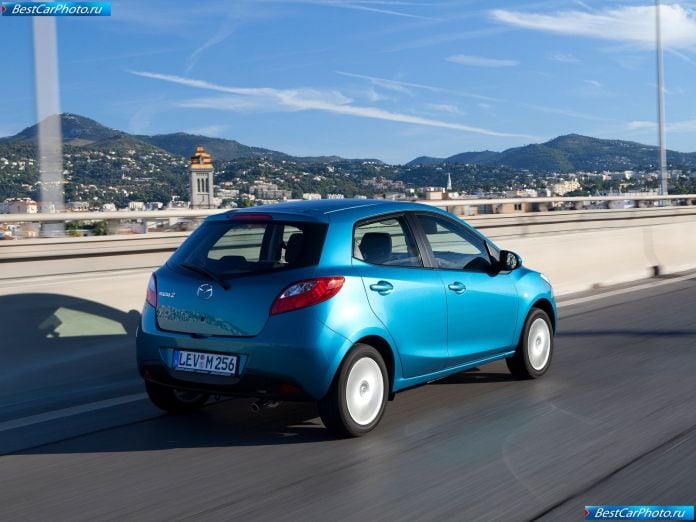 2011 Mazda 2 - фотография 66 из 142