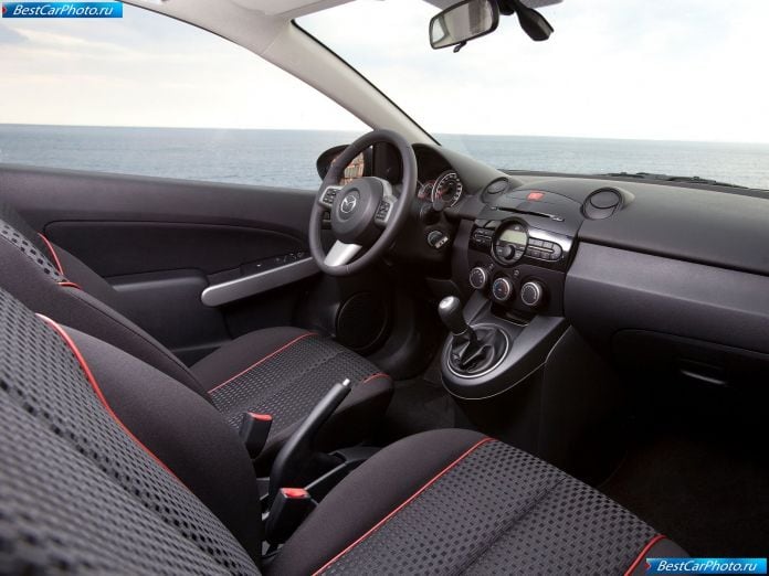 2011 Mazda 2 - фотография 90 из 142