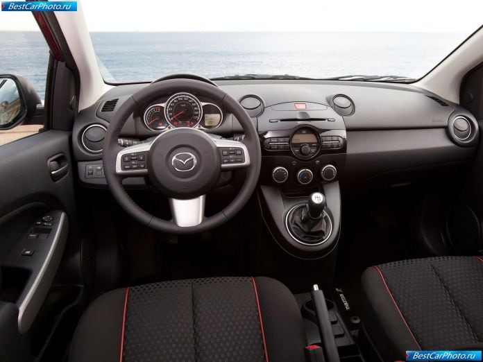 2011 Mazda 2 - фотография 95 из 142