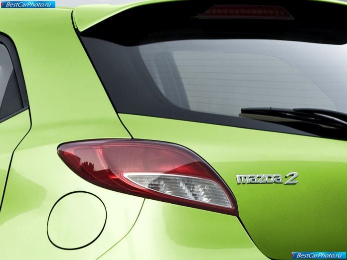 2011 Mazda 2 - фотография 113 из 142