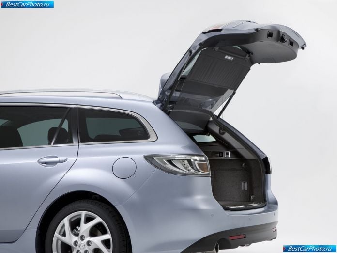 2011 Mazda 6 Wagon - фотография 38 из 48