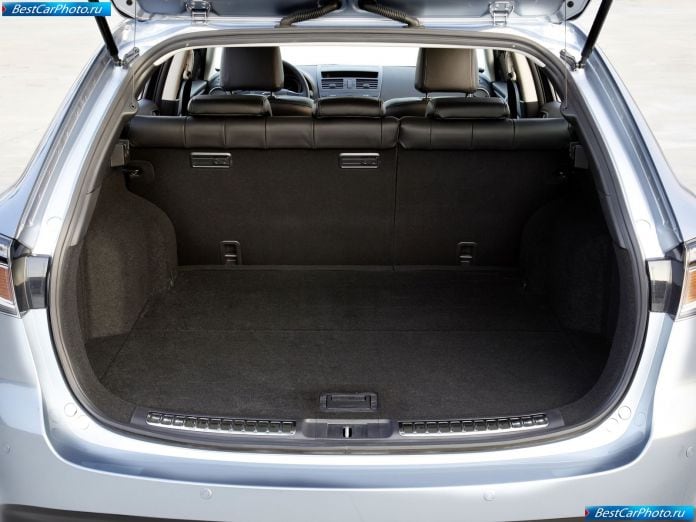 2011 Mazda 6 Wagon - фотография 40 из 48