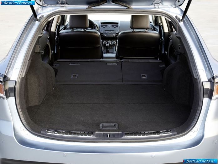 2011 Mazda 6 Wagon - фотография 42 из 48