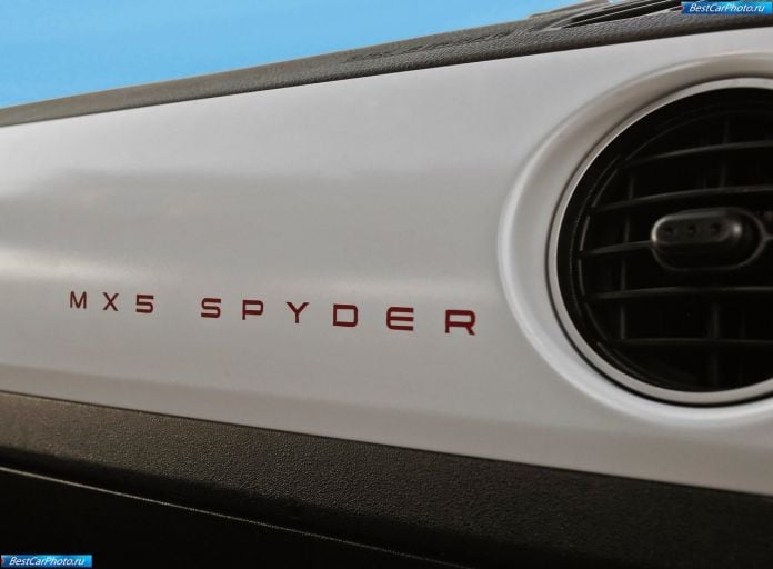 2011 Mazda MX-5 Spyder Concept - фотография 10 из 22