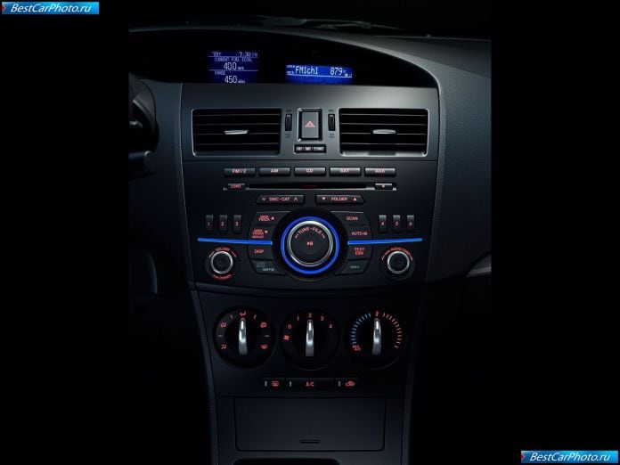 2012 Mazda 3 - фотография 19 из 27