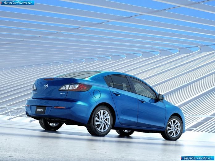 2012 Mazda 3 Sedan - фотография 4 из 11