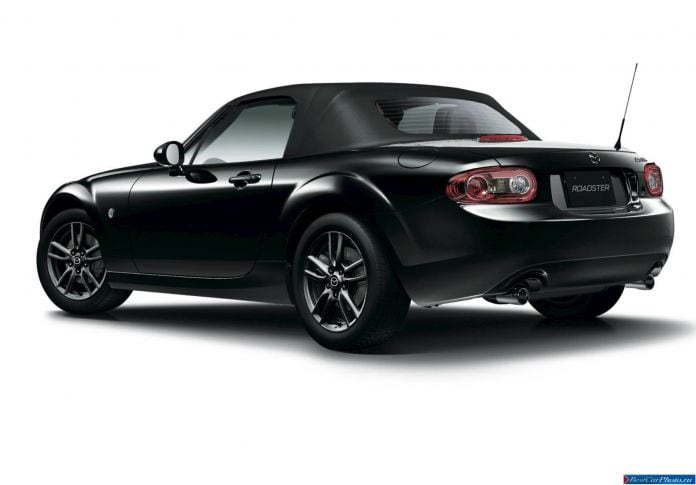 2013 Mazda MX-5 - фотография 4 из 25