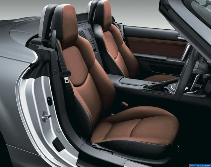 2013 Mazda MX-5 - фотография 17 из 25