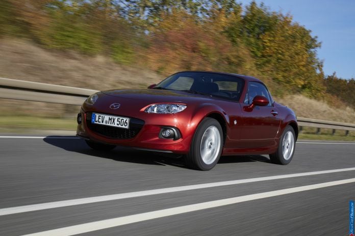 2013 Mazda MX-5 Roadster Coupe - фотография 1 из 33