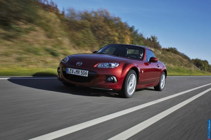 2013 Mazda MX-5 Roadster Coupe - фотография 2 из 33