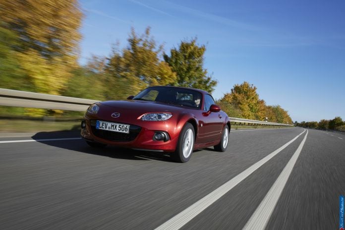 2013 Mazda MX-5 Roadster Coupe - фотография 4 из 33