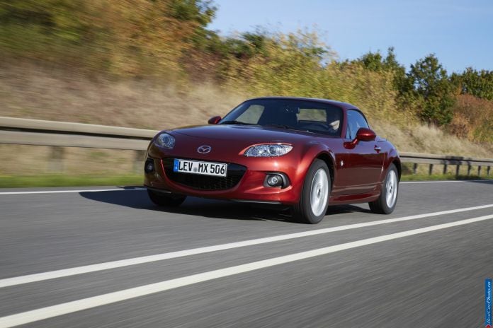 2013 Mazda MX-5 Roadster Coupe - фотография 6 из 33