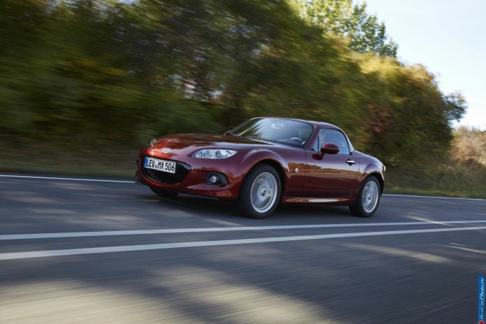 2013 Mazda MX-5 Roadster Coupe - фотография 9 из 33