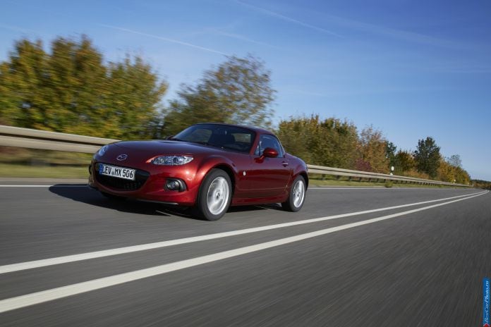 2013 Mazda MX-5 Roadster Coupe - фотография 10 из 33