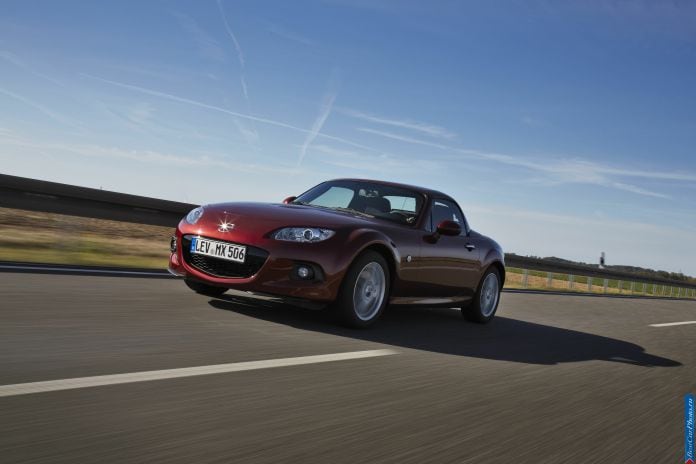 2013 Mazda MX-5 Roadster Coupe - фотография 11 из 33